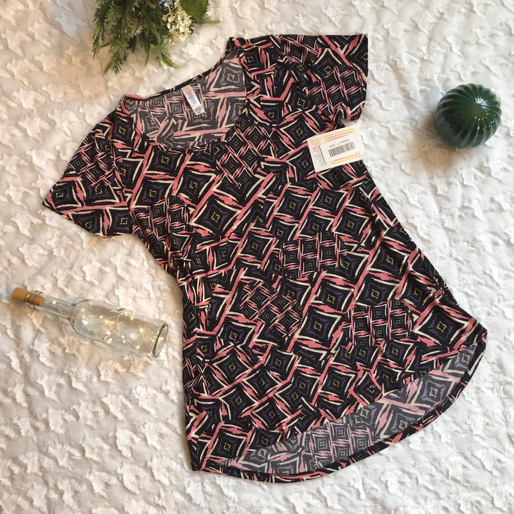 New With Tags LulaRoe ClassiC T Shirt Size XXS